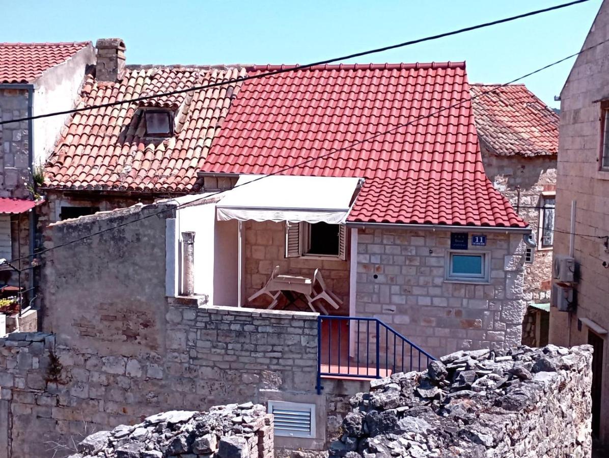 Ana Apartments Vis Luaran gambar